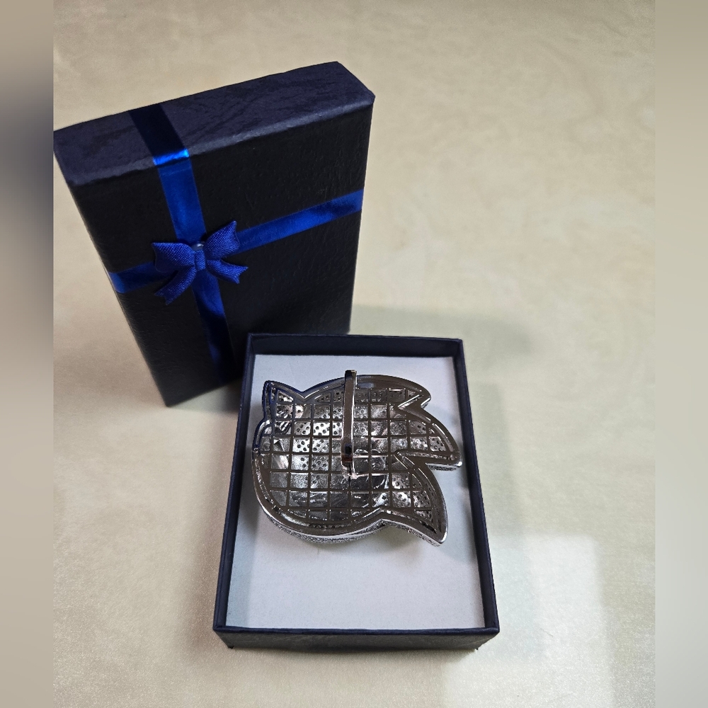 14 KT White Gold Filled 3D Sonic Headhog Iced Out Charm Pendant - Picture 4 of 4